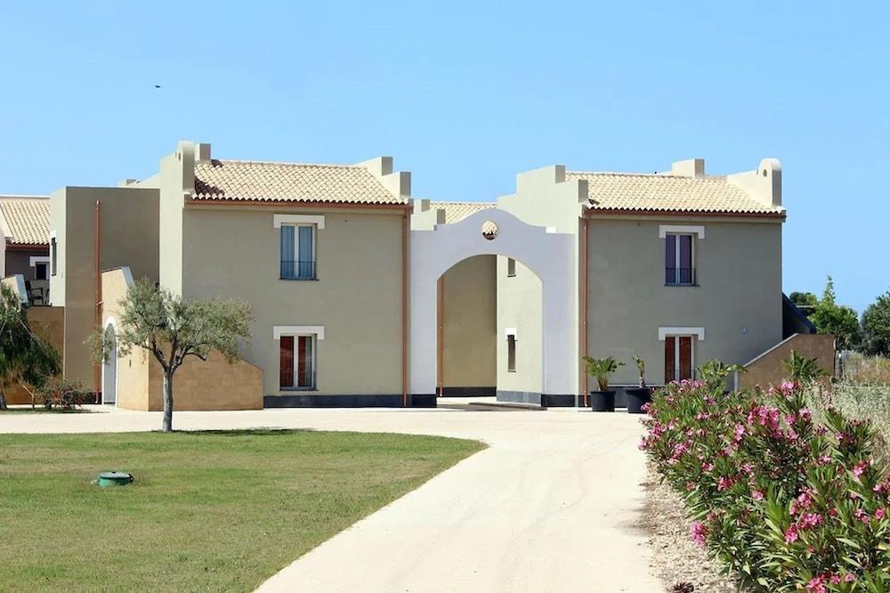Le Residenze Archimede Aparthotel Syrakusa Exteriör bild